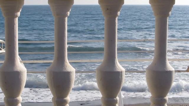 Крым, Новый Свет предновогодний. Набережная в цветах и прекрасное море 15 декабря 2020 смотреть онлайн