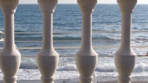 Крым, Новый Свет предновогодний. Набережная в цветах и прекрасное море 15 декабря 2020