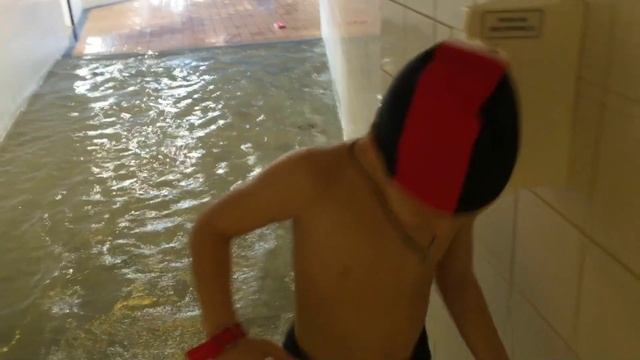 Поехали в БАССЕЙН! Попарились в БАНЕ! Купил iPhone 11 | VLOG смотреть онлайн