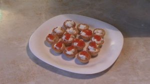 Закуска с красной икрой в тарталетках. Быстрая и вкусная праздничная закуска!