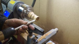 Как быстро сделать токарные резцы по дереву из старых советских метчиков. Тестирую на дубе