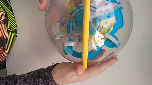 Прохожу интересную головоломку от компании ,,perplexus™`` в замедленной сёмке.👍🏻👍🏻👍🏻 смотреть онлайн