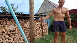 Упражнения с кувалдой. Тренировка на улице