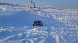 Nissan Qashqai в горку по снежной целине