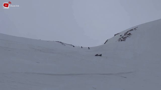 Erciyes kayak Merkezi’nde ekibi Murat Deresi’ne götürdüm смотреть онлайн