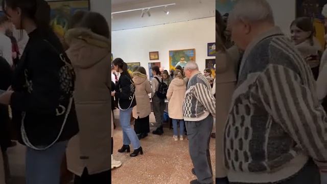 Владимир Григорян на открытие выставки 09 02 2023г ВЛЮБИСЬ В ЭТОТ МИР