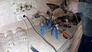 Как повесить люстру на гипсокартонный потолок без закладной и крюка? На Бабочку! Guru from the USSR