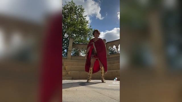 Красавец-мужчина: полуобнажённый Галкин в костюме гладиатора привел в восторг Панайотова и Николаев смотреть онлайн