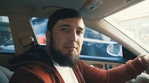 Из-за курицы соседи не разговаривают друг с другом.