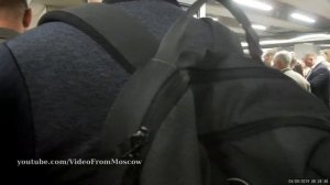 Вход в метро Царицыно утром // 4 сентября 2019