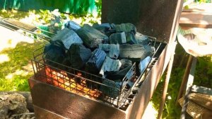 ?Как разжечь мангал с 1 спички за 3мин без химии и очистить решетки. Совет от Миши Щеглова ? :-)