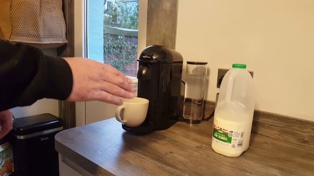 How to Use a Nespresso Vertuo Machine to Make Coffee for the First Time смотреть онлайн