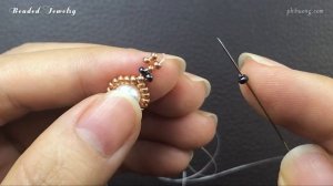 Quick & easy to make beaded bracelet with seed beads and pearls. Beading tutoria.mp4