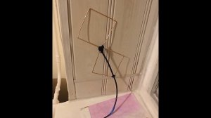 Простая, но очень эффективная антенна для DVB-T2 (цифрового ТВ) своими руками за 5 минут.