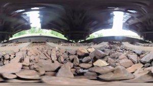 VR 360 Video - Under the train / Камера попала под поезд