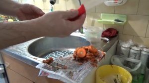 Как чистить морковку.