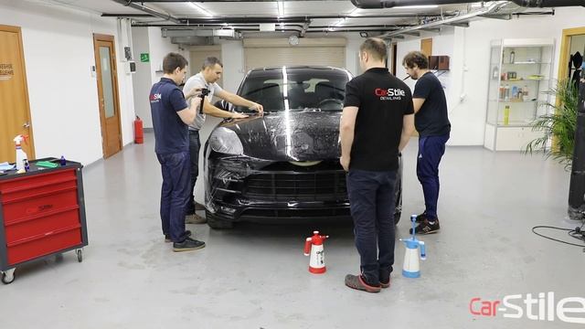 Porsche Macan оклейка капота пленкой PPf, нюансы и мастер класс