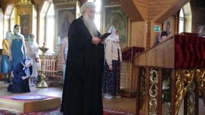 Чтение шестопсалмия Митрополитом Лонгином