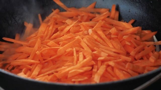 Плов с курицей и нутом на мангале в казане. #готовимнадаче