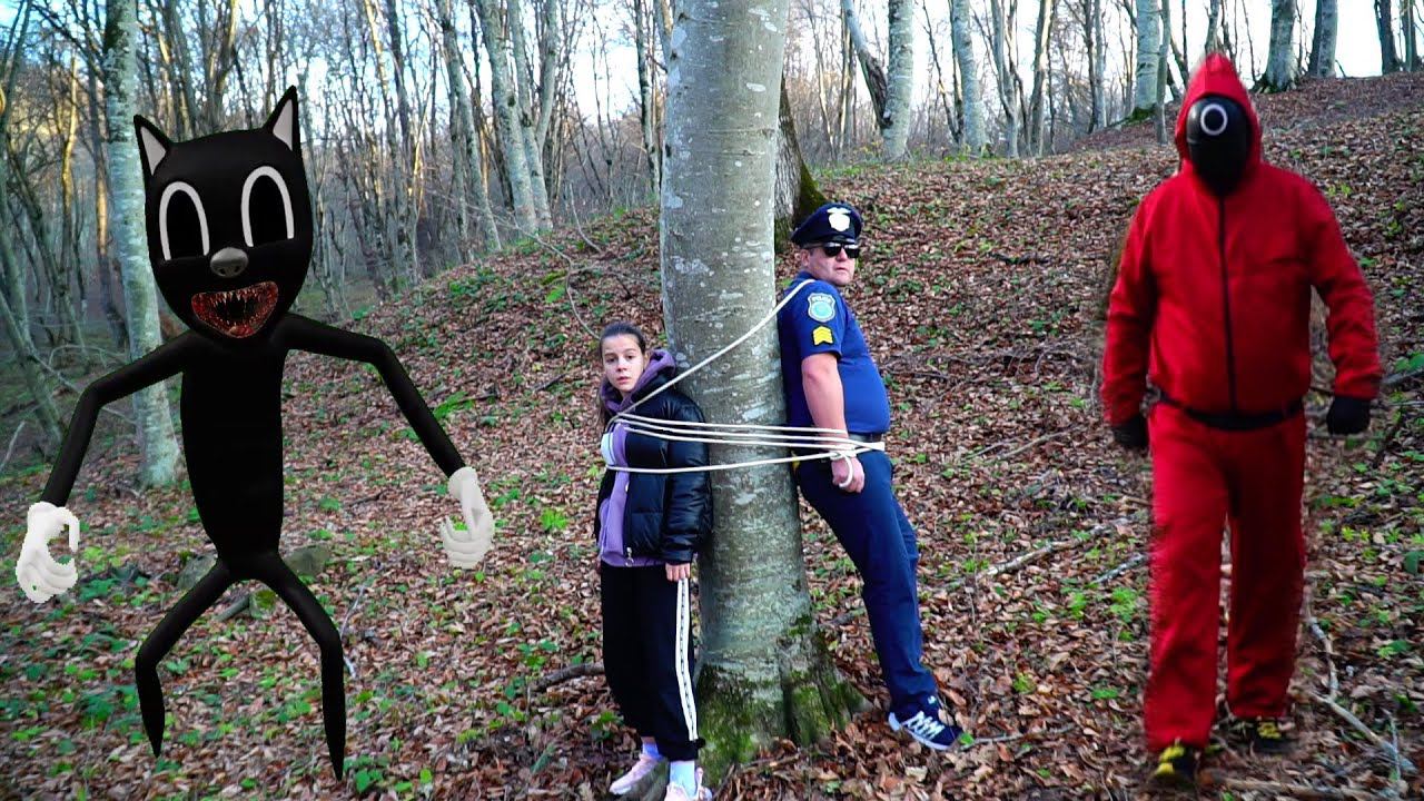 Сиреноголовый против Cartoon cat играет в игру Кальмара Siren Head & Squid Game смотреть онлайн