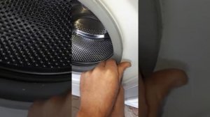 Одеваем уплотнительное кольцо на стиральную машинку
