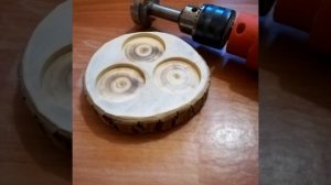 Поделки из спилов дерева)