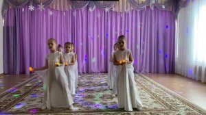 Детский сад №8, старшая группа "Светлячки". Танец "Новогодняя сказка"