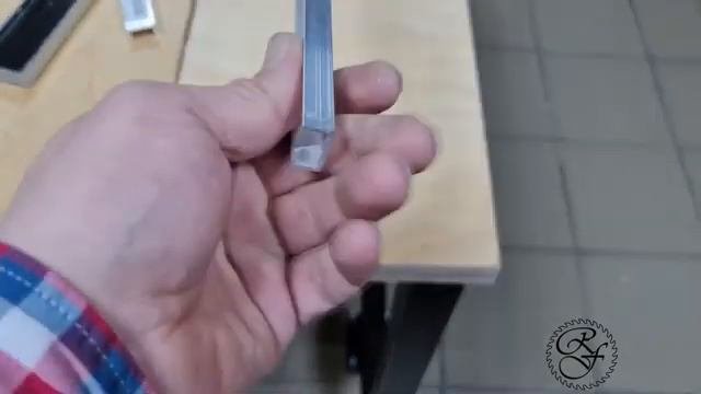 Направляющая шина для циркулярной пилы из фанеры 20мм.
