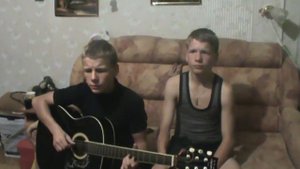 “Северный ветер “ братья Платовы. Ребята супер поют под гитару. До слез.