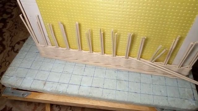 МК? треугольной бельевой корзины из газетных трубочек. Ч.1 смотреть онлайн