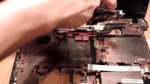 Как разобрать и  почистить ноутбук на примере Acer TravelMate P253