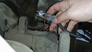 Ремонт Форд Транзит. Перегорает правая лампа ближнего света справа.