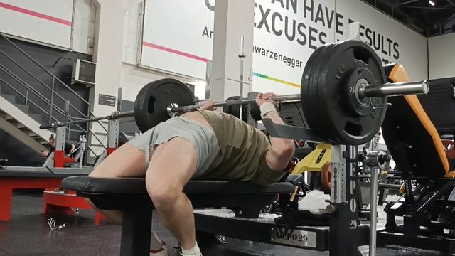 жим лёжа, средний хват 145х1 (31 декабря 2022) смотреть онлайн