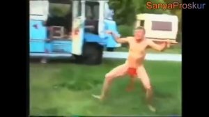 Все танцуют крабика xD