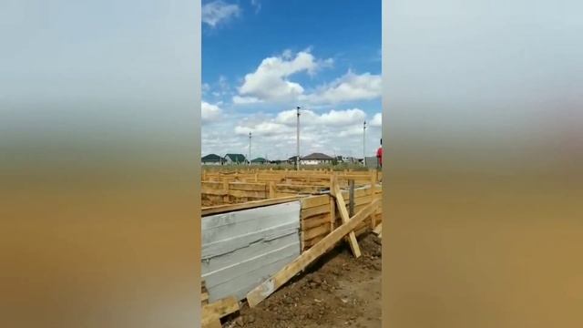 Снимаем опалубку с фундамента. Смотрим что получилось.. смотреть онлайн