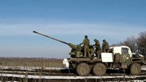 Бойцы "Отважных" поддерживают пехоту огнем из зенитной установки С-60.