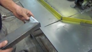 Самодельный отрезной станок.-sawing machine for metal