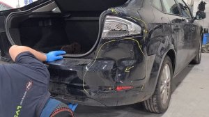 hot to remove a 2012 Ford Mondeo back bumper...