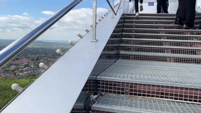 Смотровая площадка Лестница в небеса, в светлое и тёмное время суток. Грозный