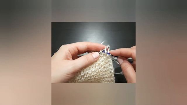 Идеальный плечевой шов в платочной вязке по открытым петлям. Легко и просто. смотреть онлайн