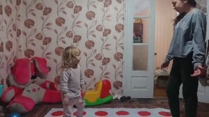 Настя и соня решают кто круче ?