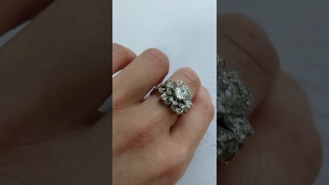 Золотое кольцо с бриллиантами 1,867 ct