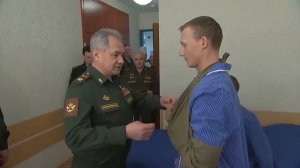 Сергей Шойгу вручил государственные награды отличившимся военнослужащим