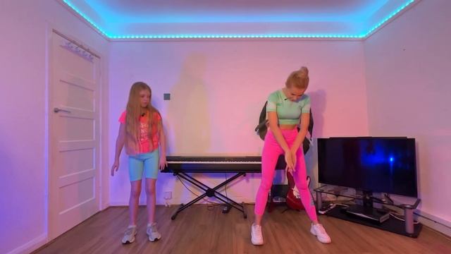 Alugalug Cat. Разминка под песню котика! смотреть онлайн