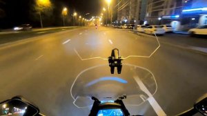 ? BMW G 310 R ПЕРВЫЙ ТЕСТ РЯДОМ С BAJAJ DOMINAR ГОНКИ В ГОРОДЕ