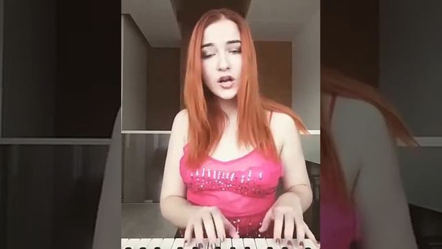 Настя Томилович - Экспонат (Ленинград cover) смотреть онлайн