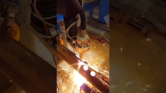Нарезка круглой трубы на станке плазменной резки с труборезом "IGNIS" 3000.