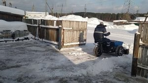 Минитрактор микроб. уборка снега.