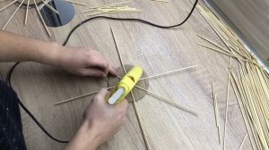 Декор для дома (золотистые круглые зеркала) своими руками