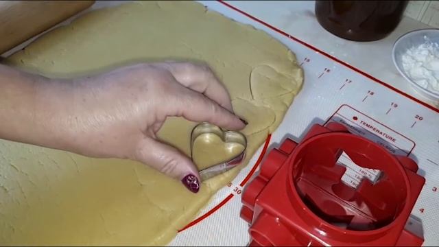РАССЫПЧАТОЕ ПЕЧЕНЬЕ, тающее во рту. Рецепт песочного печенья с повидлом из детства